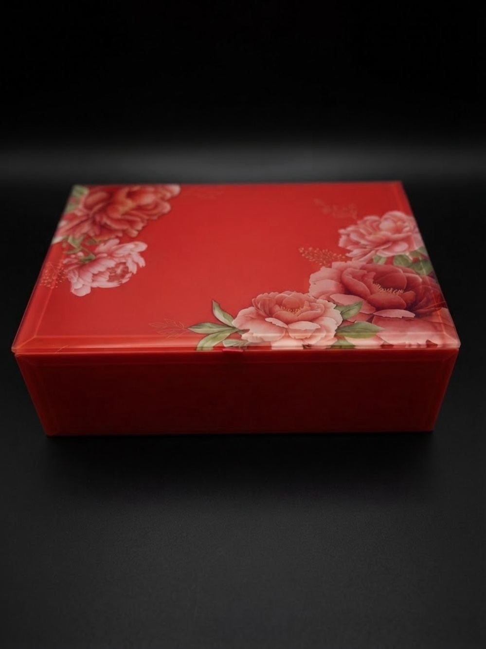 vibrant red lacquered presentation gift box with a classic Chinese peony floral